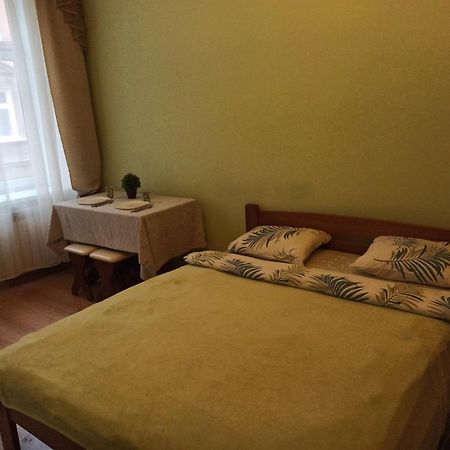 Smart Yellow Apartment-15 Хв Від Жд Вокзалу Lviv Dış mekan fotoğraf
