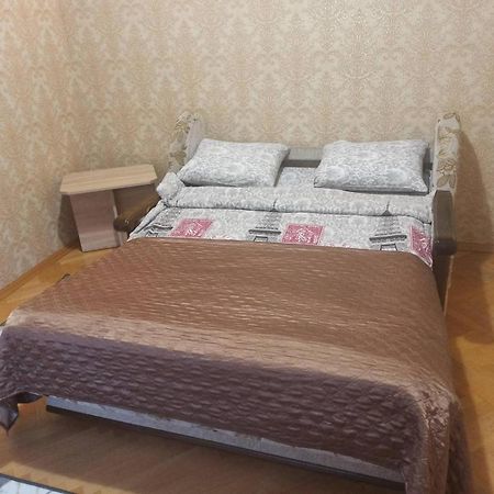 Smart Yellow Apartment-15 Хв Від Жд Вокзалу Lviv Dış mekan fotoğraf