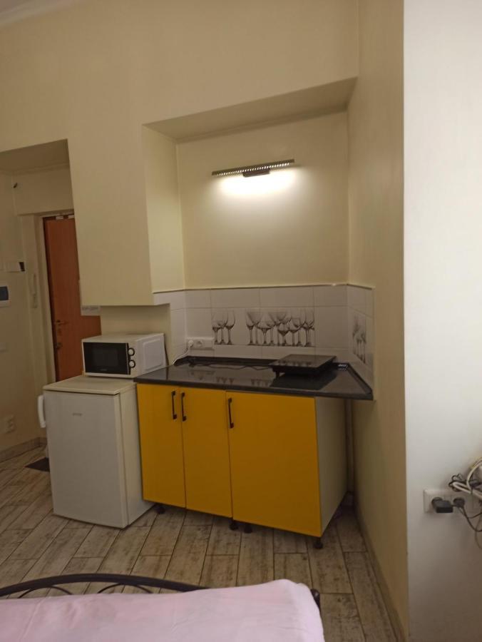 Smart Yellow Apartment-15 Хв Від Жд Вокзалу Lviv Dış mekan fotoğraf