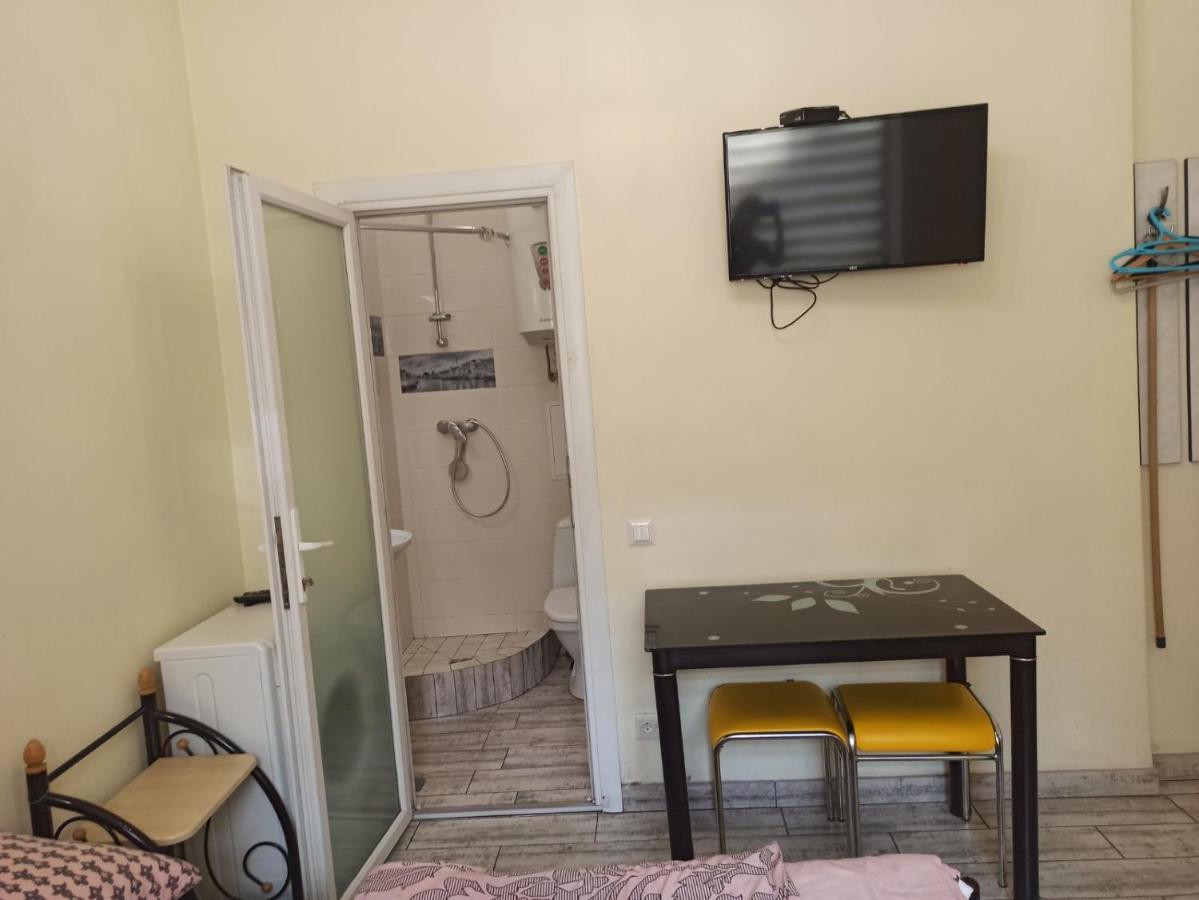 Smart Yellow Apartment-15 Хв Від Жд Вокзалу Lviv Dış mekan fotoğraf