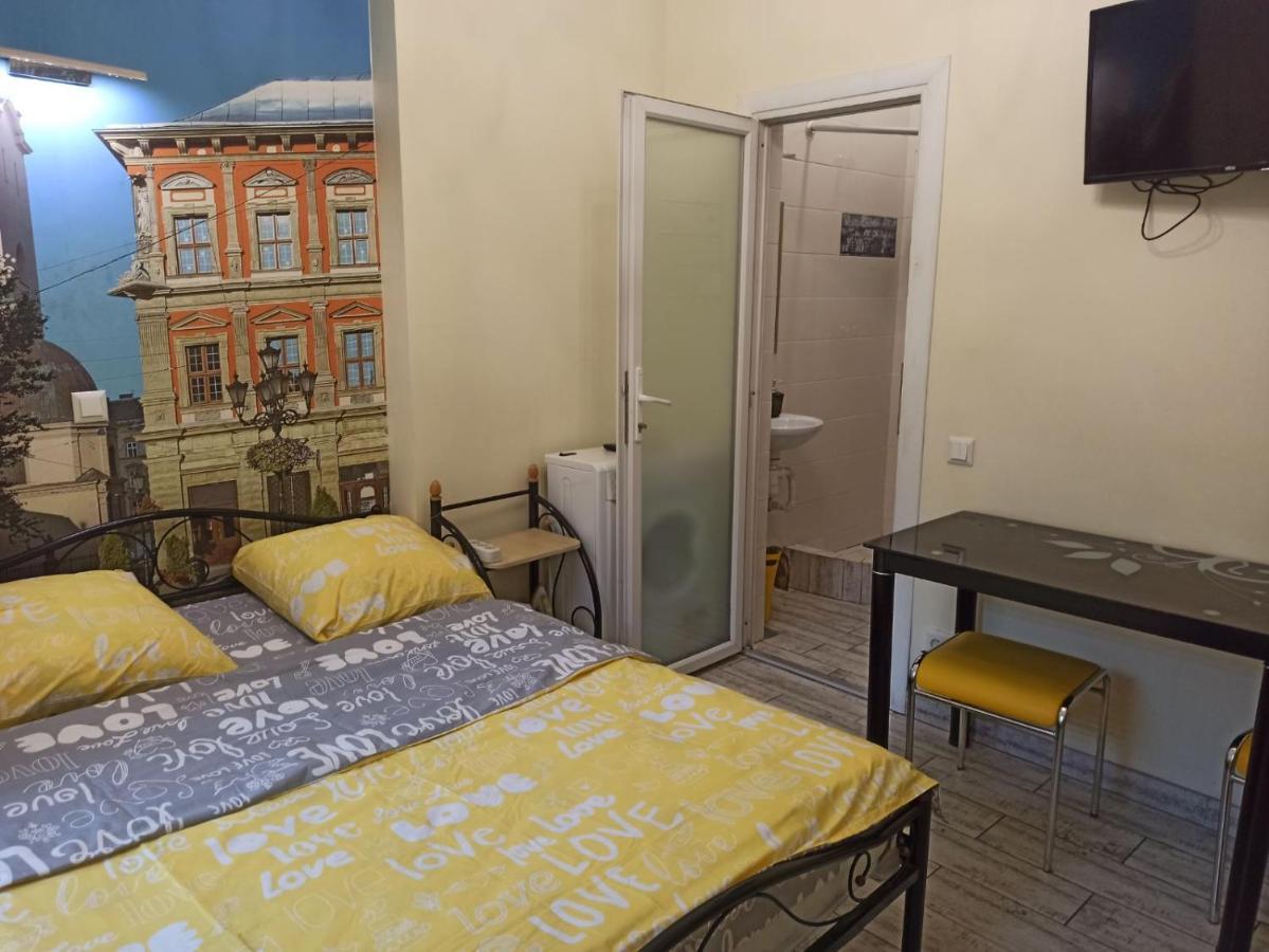 Smart Yellow Apartment-15 Хв Від Жд Вокзалу Lviv Dış mekan fotoğraf