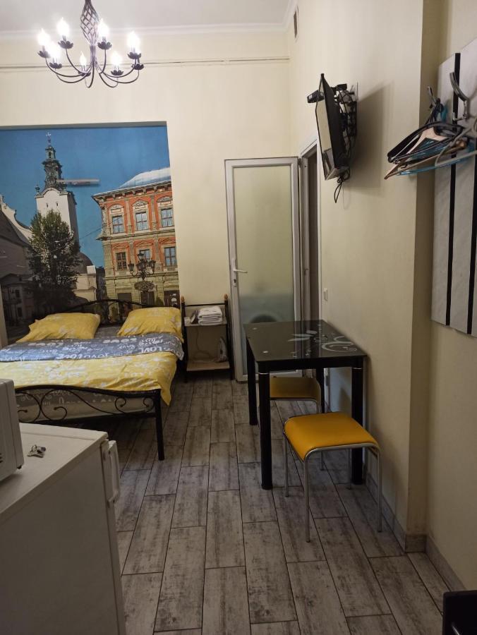 Smart Yellow Apartment-15 Хв Від Жд Вокзалу Lviv Dış mekan fotoğraf